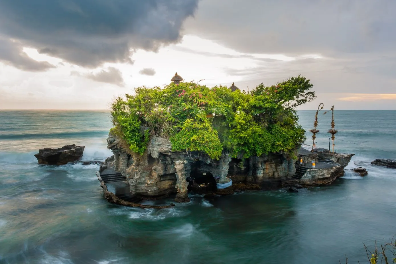 13 Best Things To Do In Bali - Tanah Lot Temple